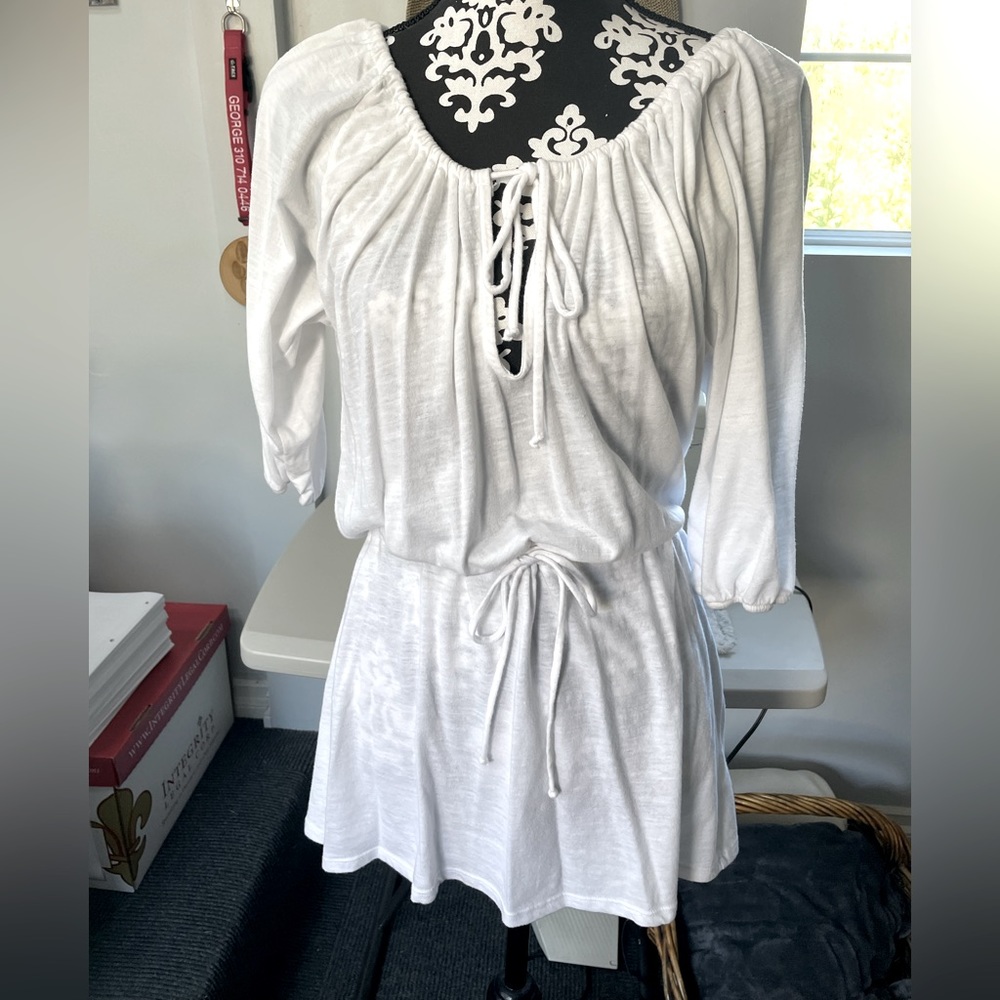 Swim cover up. White. Size S